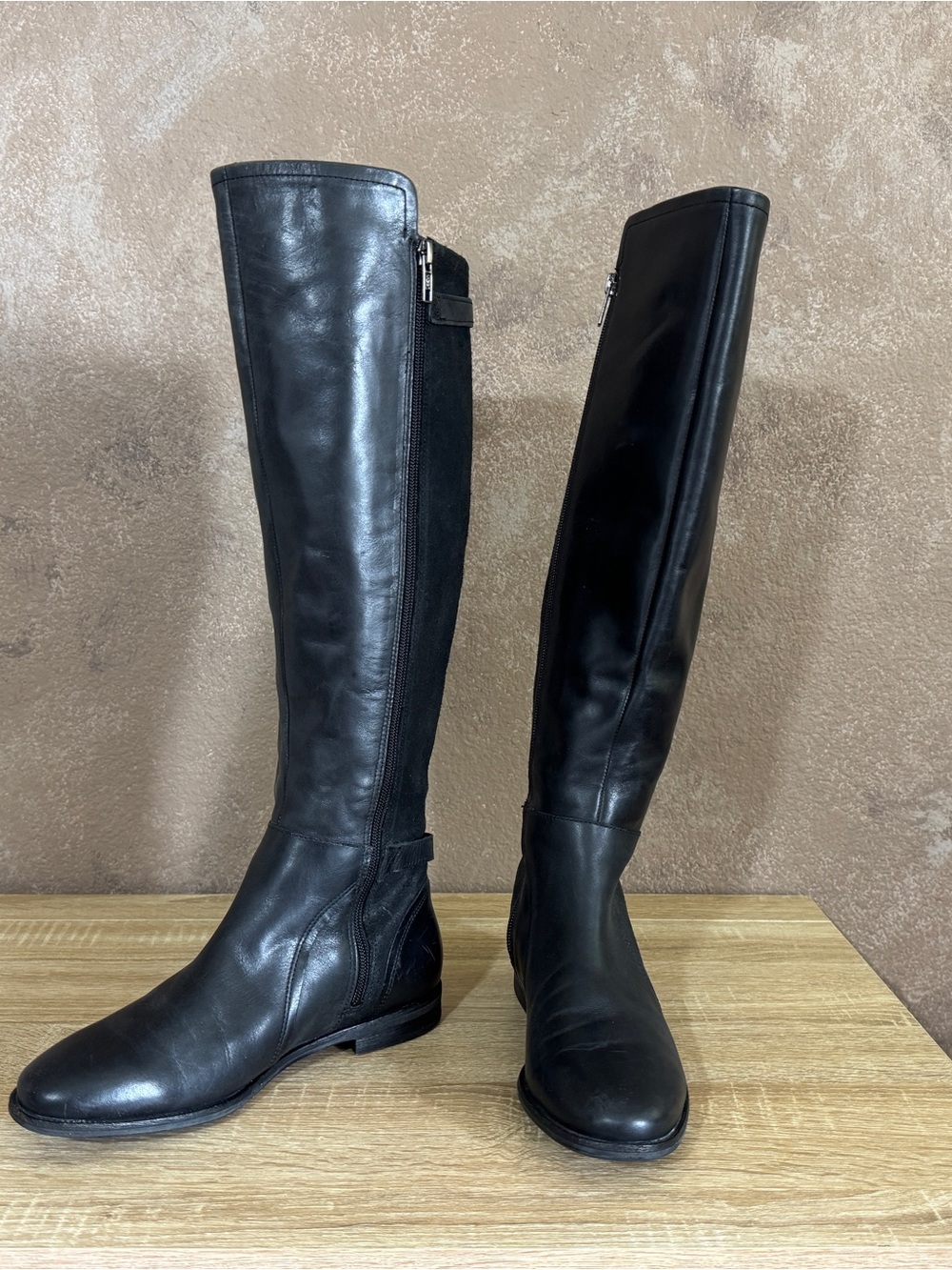 NWOT Designer UGG Women’s Tall Black Leather Riding Boots Sz 7 Gorgeous ✨